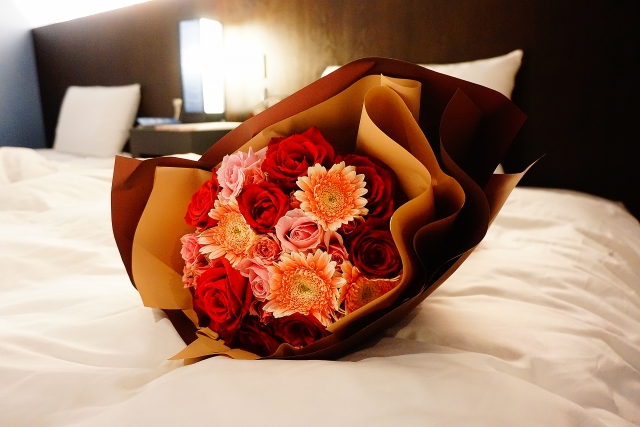 ベッドに花束